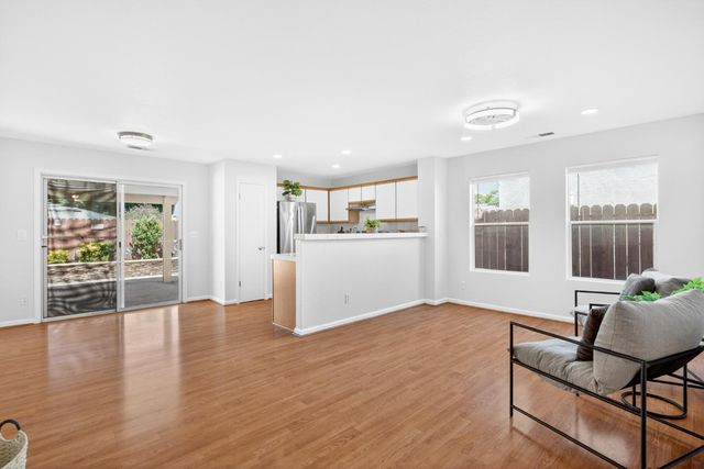 677 Robert L Smith Dr, Tracy, CA 95376