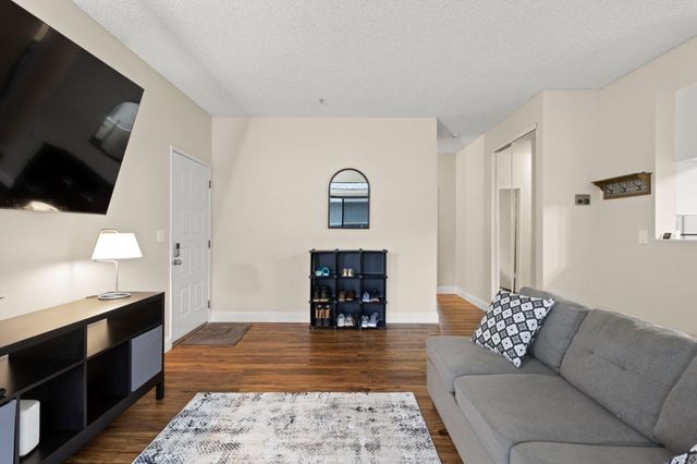 37470 Parish Circle 19C, Fremont, CA 94536