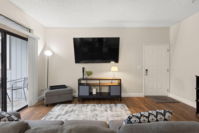 37470 Parish Circle 19C, Fremont, CA 94536