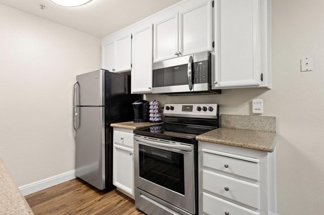 37470 Parish Circle 19C, Fremont, CA 94536