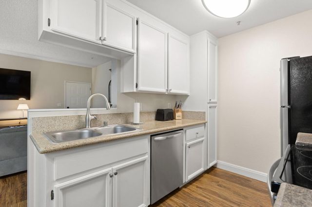 37470 Parish Circle 19C, Fremont, CA 94536