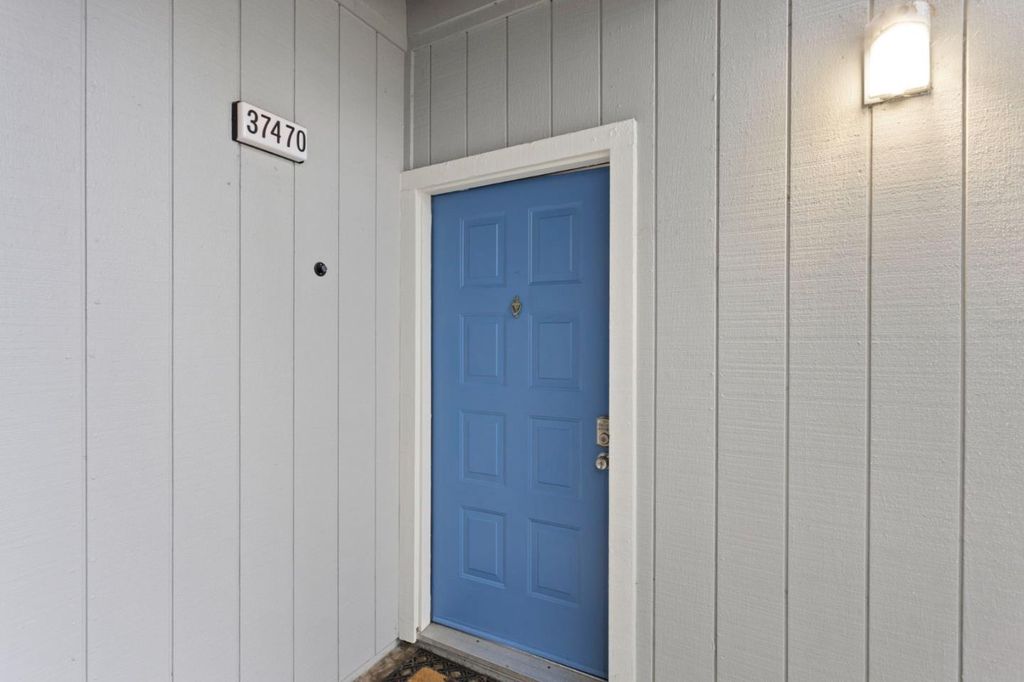 37470 Parish Circle 19C, Fremont, CA 94536