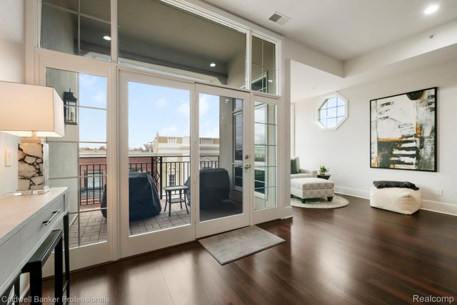 801 W Ann Arbor Trail 306, Plymouth, MI 48170