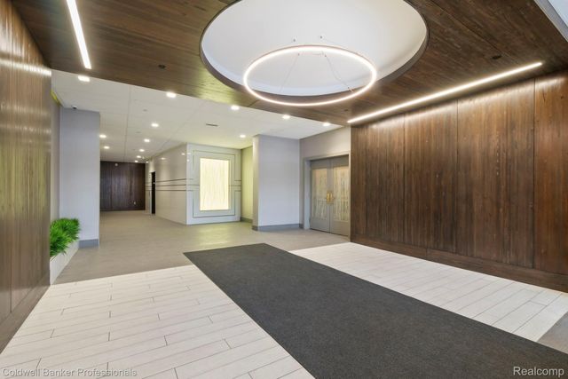 801 W Ann Arbor Trail 306, Plymouth, MI 48170