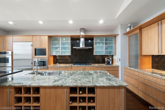 801 W Ann Arbor Trail 306, Plymouth, MI 48170