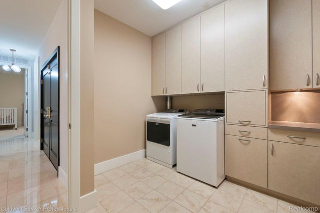 801 W Ann Arbor Trail 306, Plymouth, MI 48170