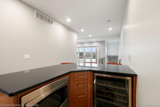801 W Ann Arbor Trail 306, Plymouth, MI 48170