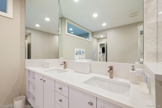 801 W Ann Arbor Trail 306, Plymouth, MI 48170