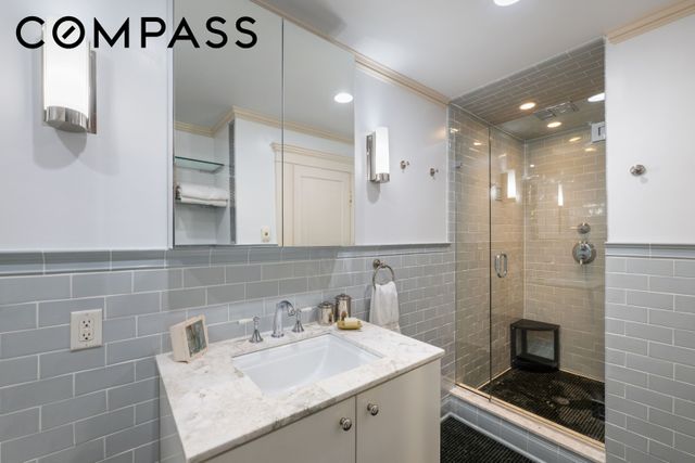 360 Cabrini Blvd Apt 3F, New York City, NY 10040