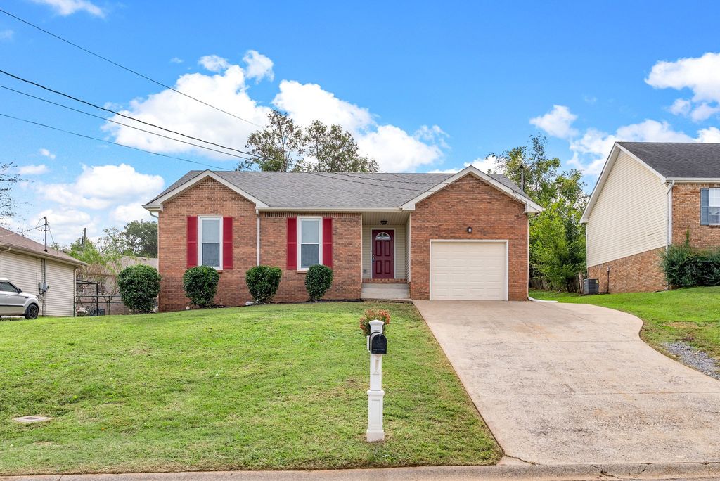 362 Brook Mead Dr, Clarksville, TN 37042