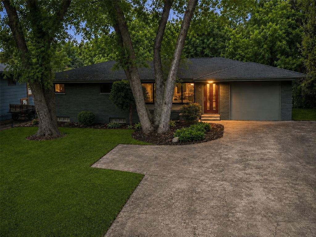 3621 Edward Street NE, Saint Anthony, MN 55418