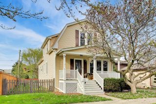 7006 W Jarvis Avenue, Niles, IL 60714