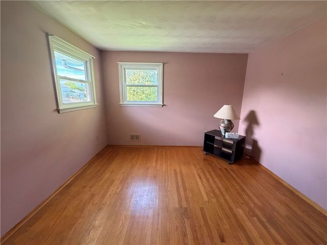 14 Flamingo Drive, Gates, NY 14624