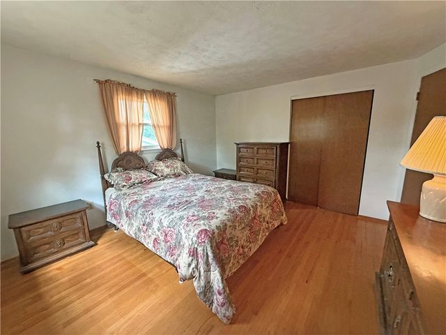 14 Flamingo Drive, Gates, NY 14624