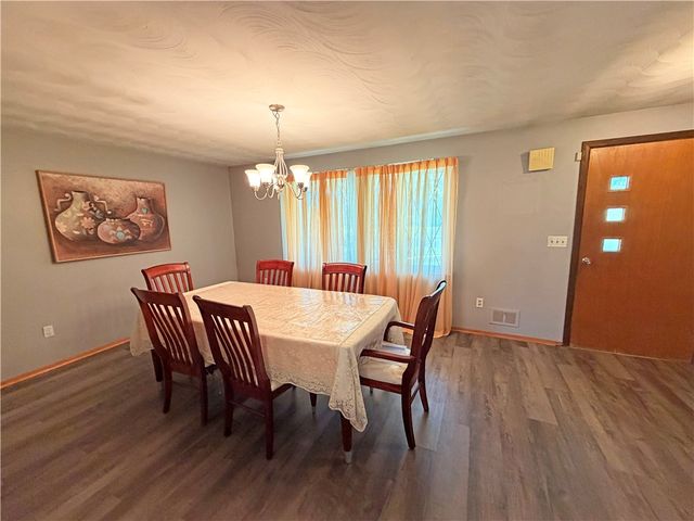 14 Flamingo Drive, Gates, NY 14624