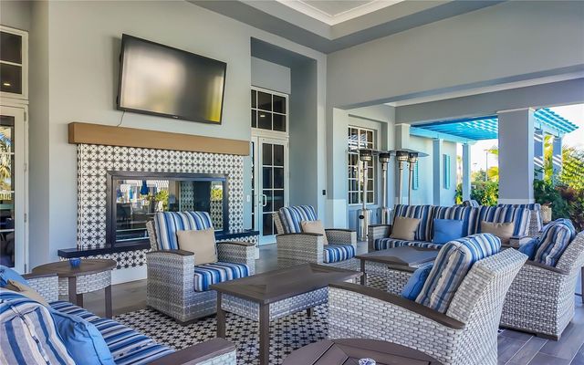 8362 REDONDA LOOP, Bradenton, FL 34202