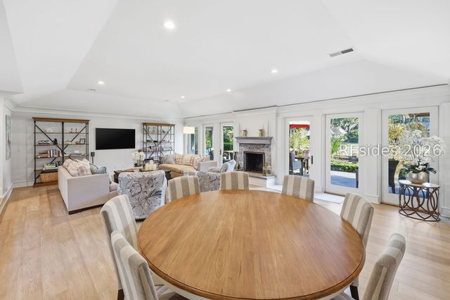 28 Pine Island Rd, Hilton Head Island, SC 29928