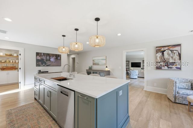 28 Pine Island Rd, Hilton Head Island, SC 29928