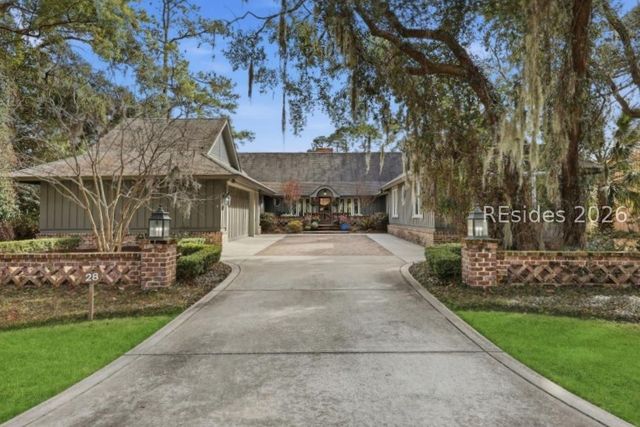 28 Pine Island Rd, Hilton Head Island, SC 29928