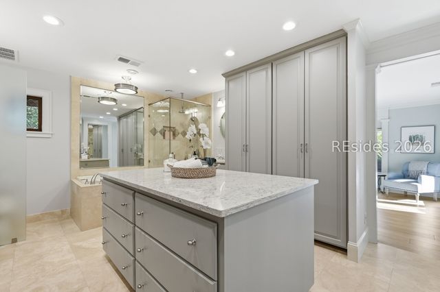 28 Pine Island Rd, Hilton Head Island, SC 29928