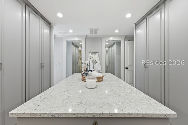 28 Pine Island Rd, Hilton Head Island, SC 29928