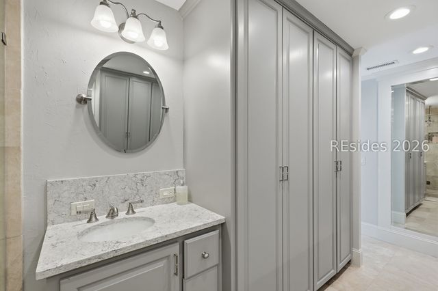 28 Pine Island Rd, Hilton Head Island, SC 29928