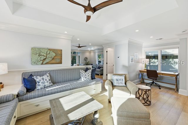 28 Pine Island Rd, Hilton Head Island, SC 29928