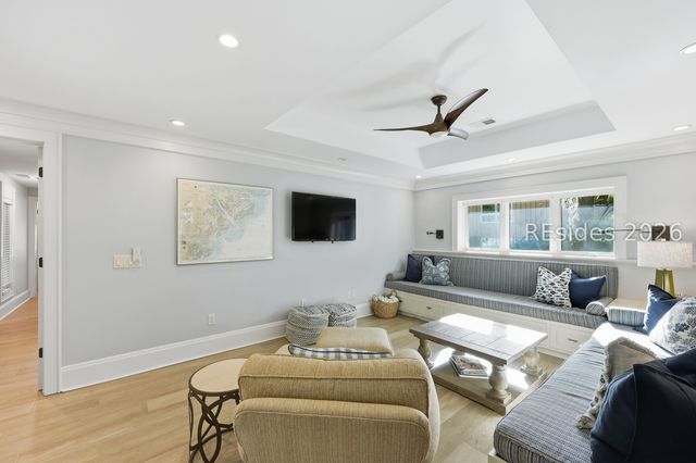 28 Pine Island Rd, Hilton Head Island, SC 29928