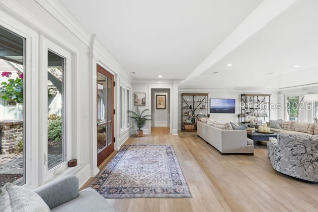 28 Pine Island Rd, Hilton Head Island, SC 29928