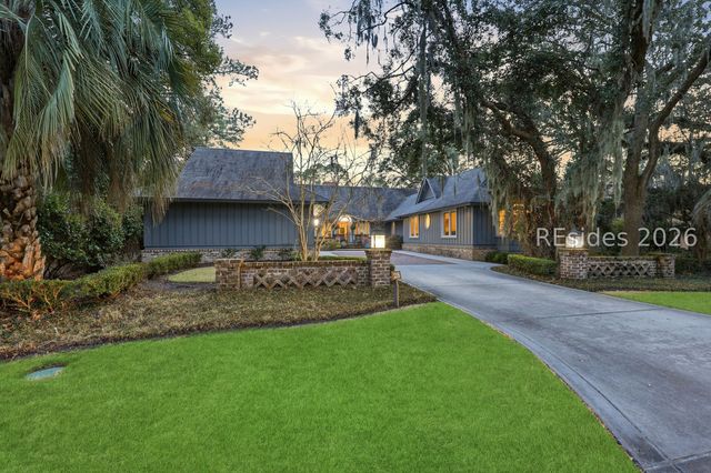 28 Pine Island Rd, Hilton Head Island, SC 29928