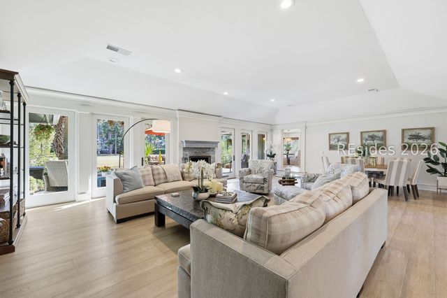 28 Pine Island Rd, Hilton Head Island, SC 29928