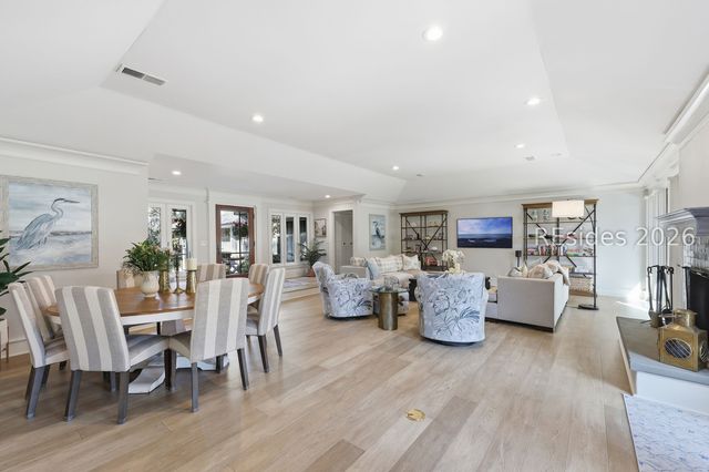 28 Pine Island Rd, Hilton Head Island, SC 29928