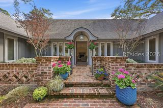 28 Pine Island Rd, Hilton Head Island, SC 29928