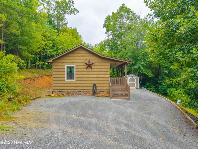 40 Refuge Ridge Road, Murphy, NC 28906