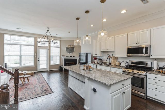 42753 STADLER LN, Chantilly, VA 20152