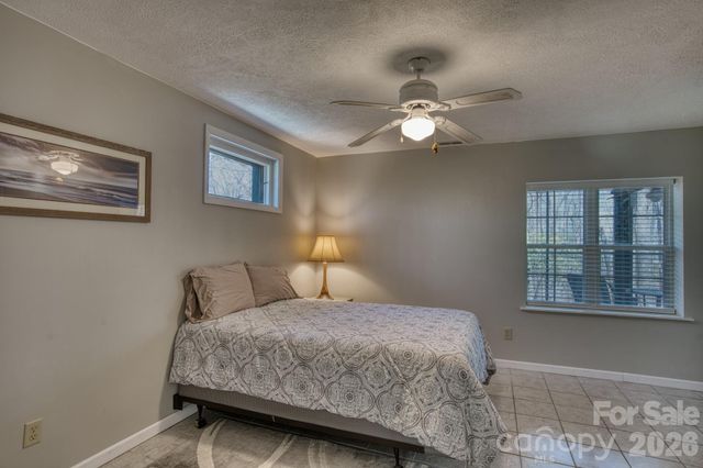 46 Wahuhu Court, Brevard, NC 28712