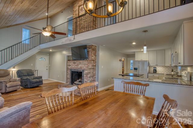 46 Wahuhu Court, Brevard, NC 28712