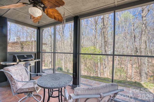 46 Wahuhu Court, Brevard, NC 28712