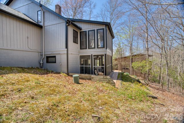 46 Wahuhu Court, Brevard, NC 28712