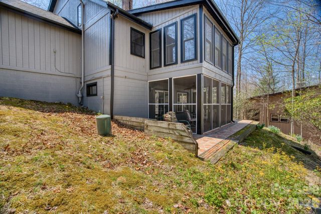46 Wahuhu Court, Brevard, NC 28712