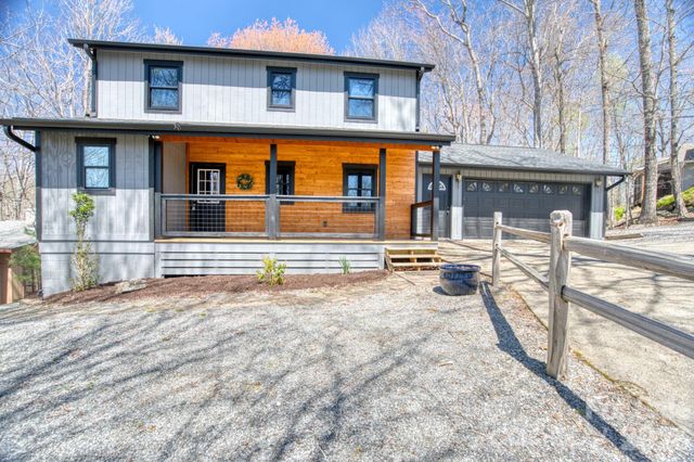 46 Wahuhu Court, Brevard, NC 28712
