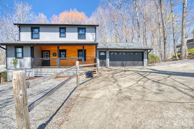 46 Wahuhu Court, Brevard, NC 28712