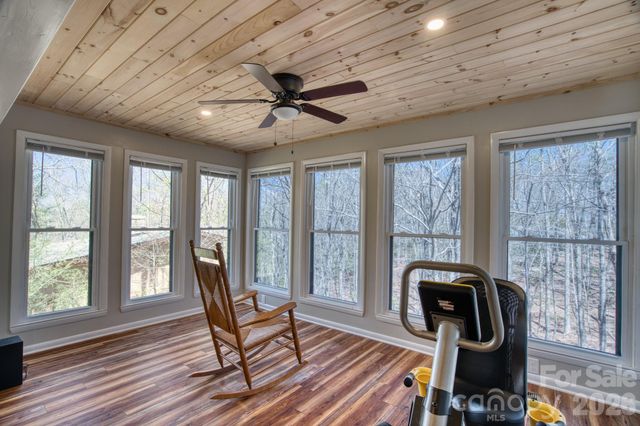 46 Wahuhu Court, Brevard, NC 28712