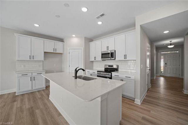 859 Brooklet Court, Winston-salem, NC 27127