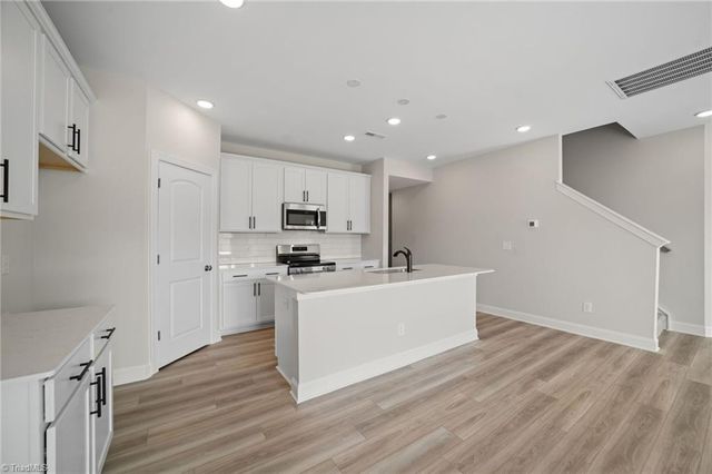 859 Brooklet Court, Winston-salem, NC 27127