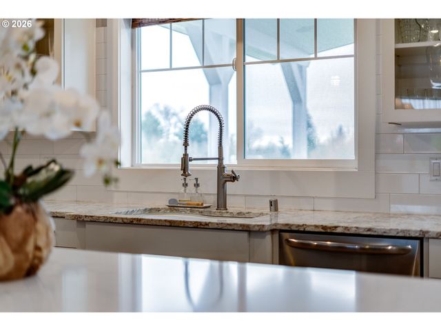 701 Nw 184TH St, Ridgefield, WA 98642