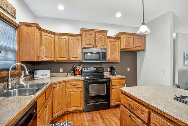 600 S Kiowa Court, Strafford, MO 65757
