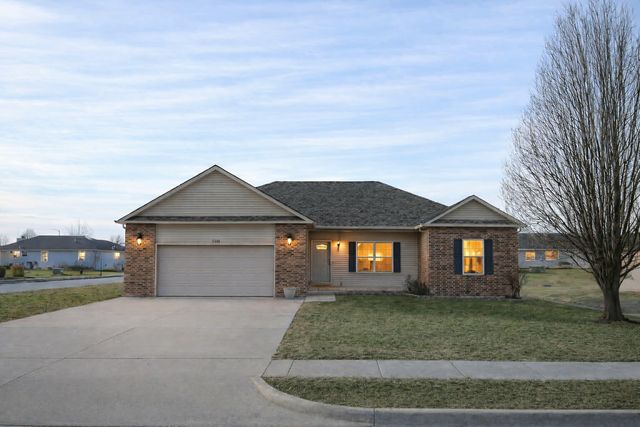 600 S Kiowa Court, Strafford, MO 65757