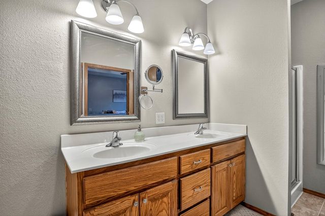 600 S Kiowa Court, Strafford, MO 65757