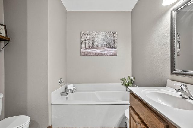 600 S Kiowa Court, Strafford, MO 65757